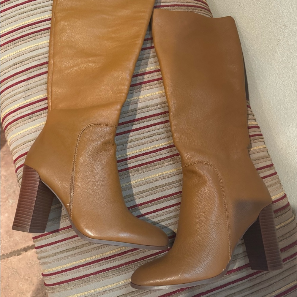 NEW! Kenneth Cole Justin Camel Tan Heeled Boots with Chunky Heel